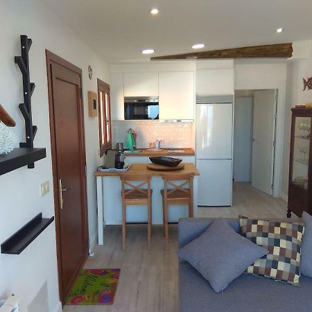 A Guaira, fantástico apartamento al borde del mar Oia Exterior foto